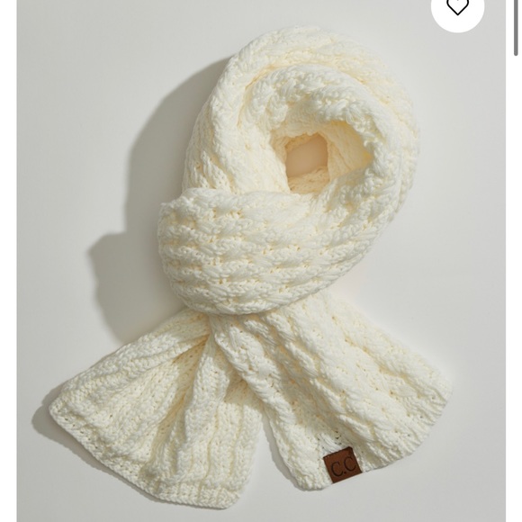 C.C Ivory Zag Knit Scarf - Picture 1 of 2